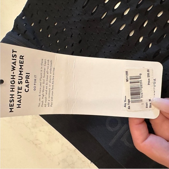 ALO Yoga limited edition capri SET - Picture 5 of 5